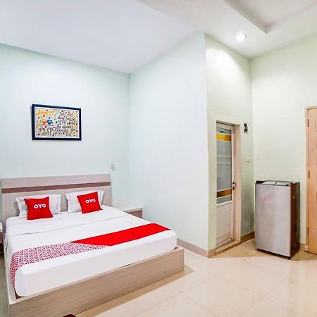 Oyo 91170 Ayahanda Residence Medan Kültér fotó