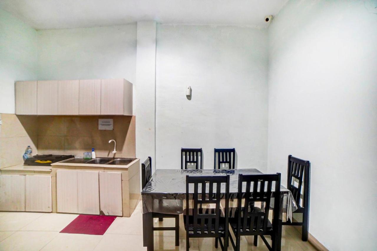 Oyo 91170 Ayahanda Residence Medan Kültér fotó