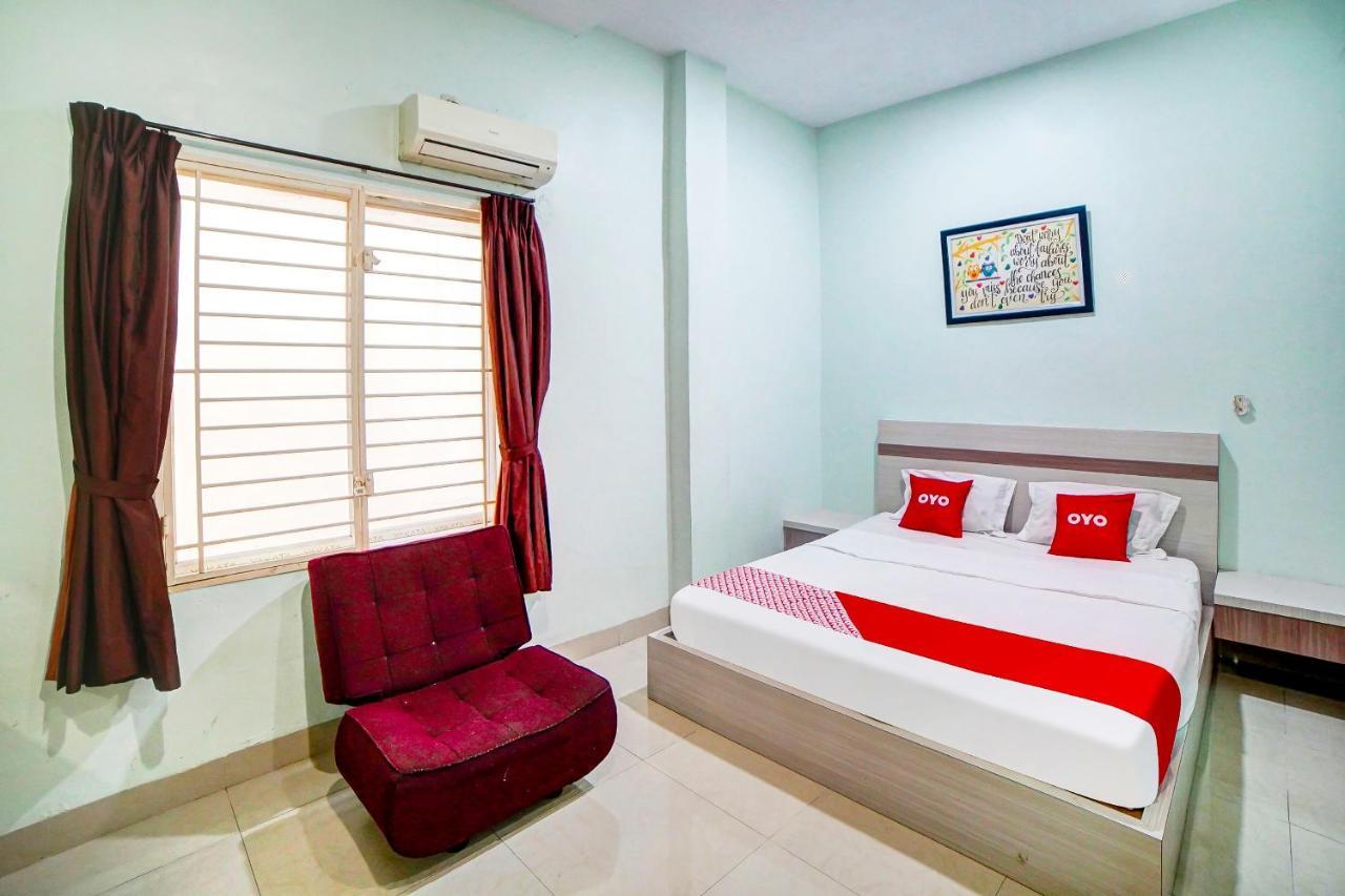 Oyo 91170 Ayahanda Residence Medan Kültér fotó